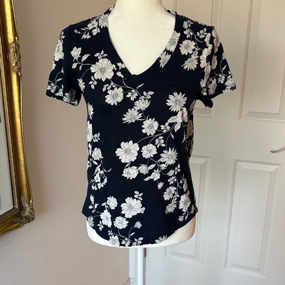 Loft V-Neck Tee